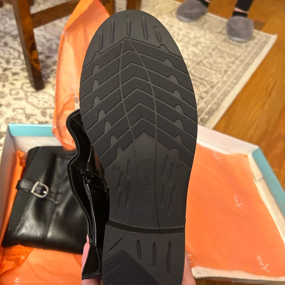 Black Leather Boots with Buckles - Picture 4 of 6